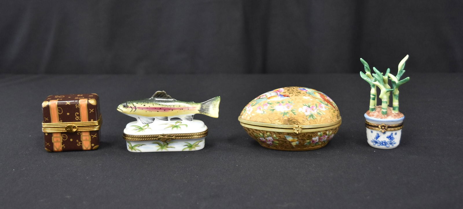(4) HAND PAINTED MINIATURE LIMOGES BOXES (1 of 17)