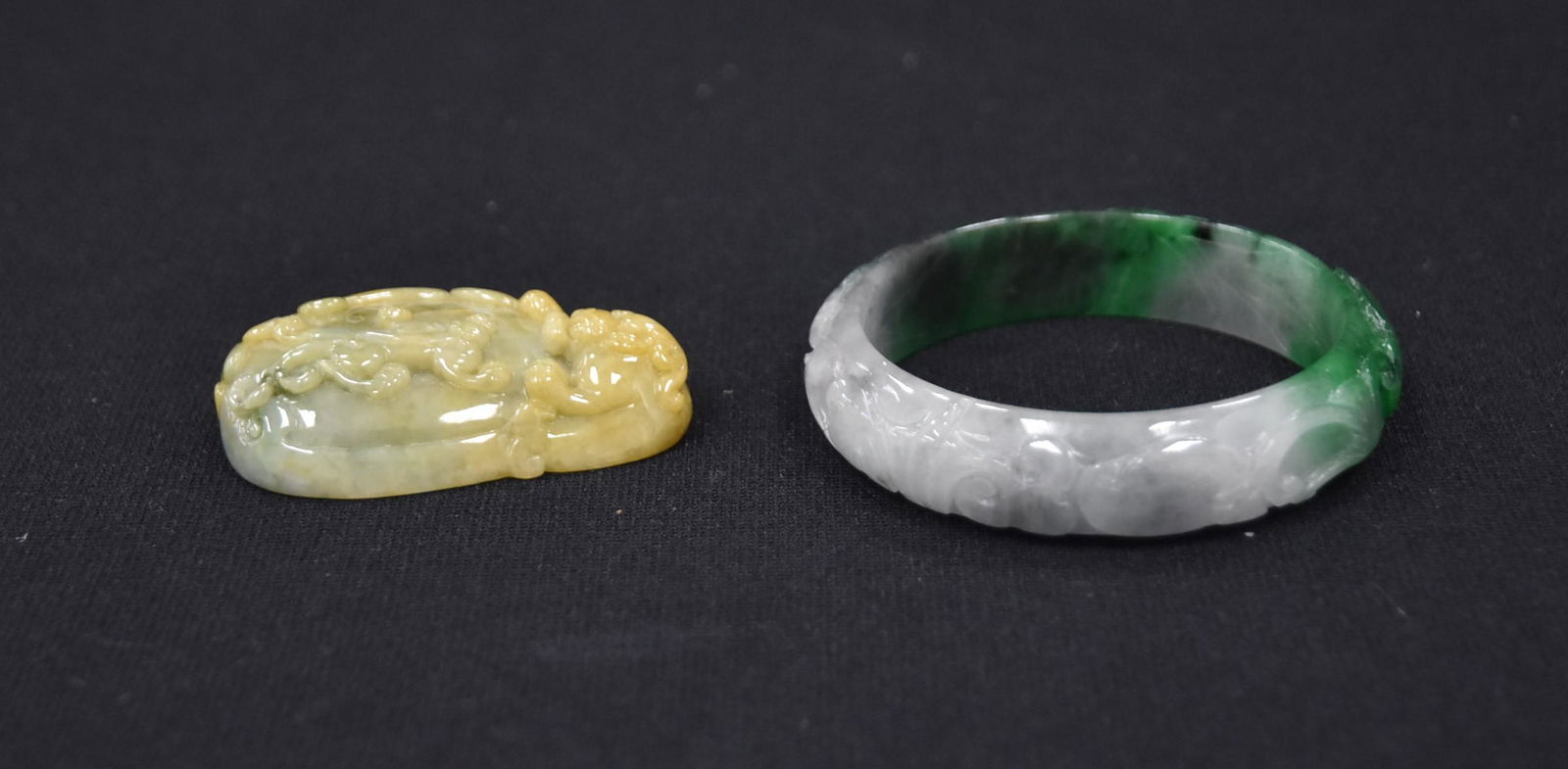 CARVED JADE PENDANT & HARDSTONE BANGLE (1 of 13)