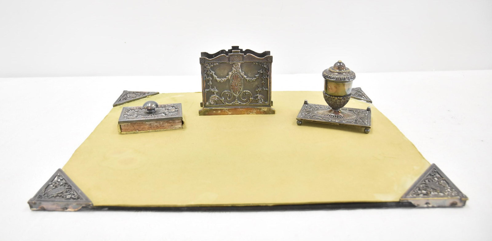 (4)pc BRADLEY & HUBBARD DESK (1 of 11)