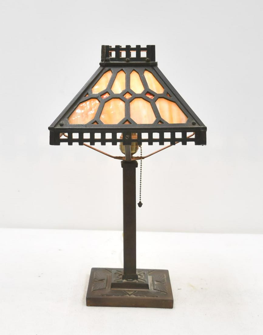4-PANEL ARTS & CRAFTS IRON & SLAG GLASS LAMP (1 of 16)