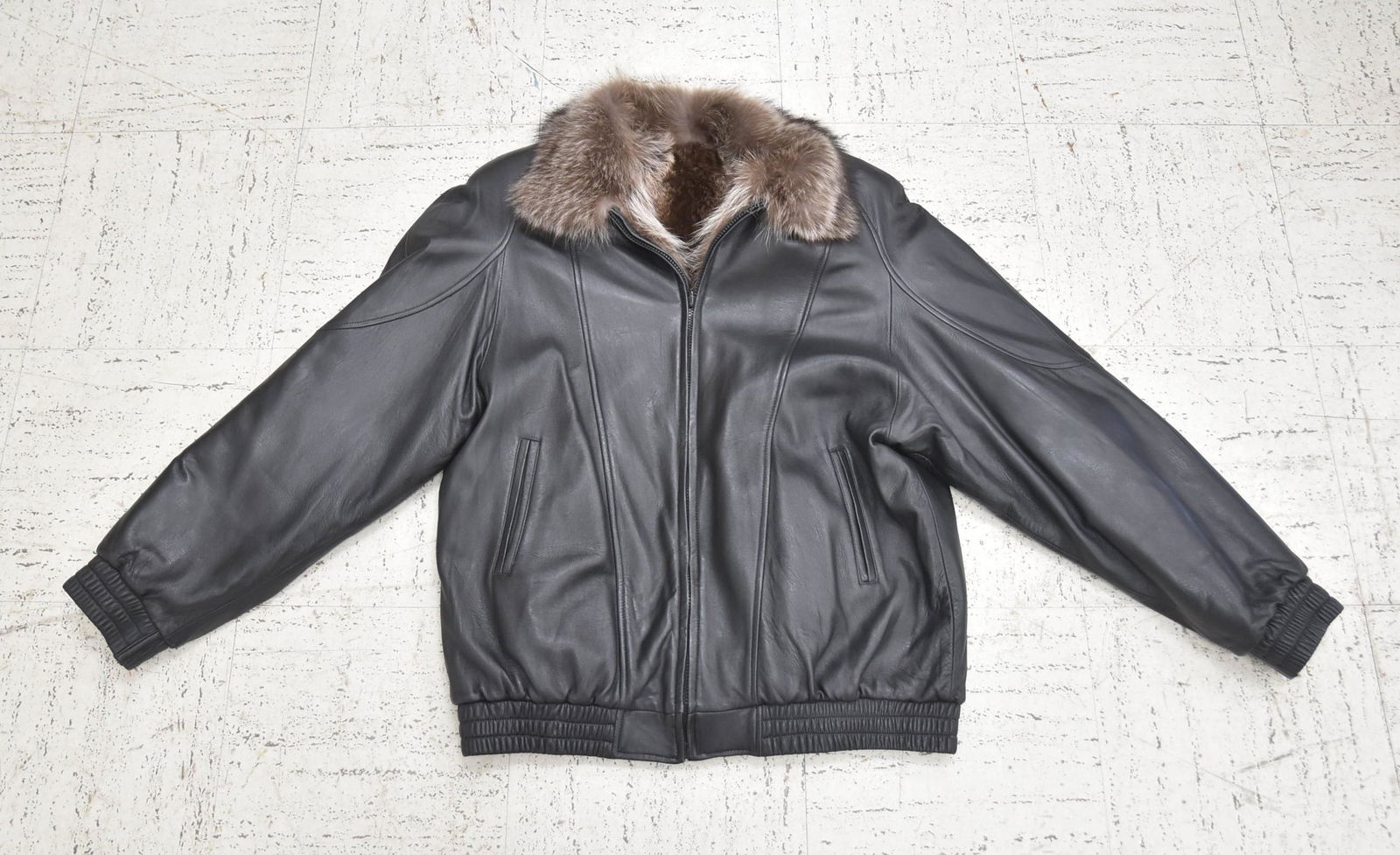 LEATHER & FUR JACKET , SIZE MEDIUM - LARGE (1 of 14)
