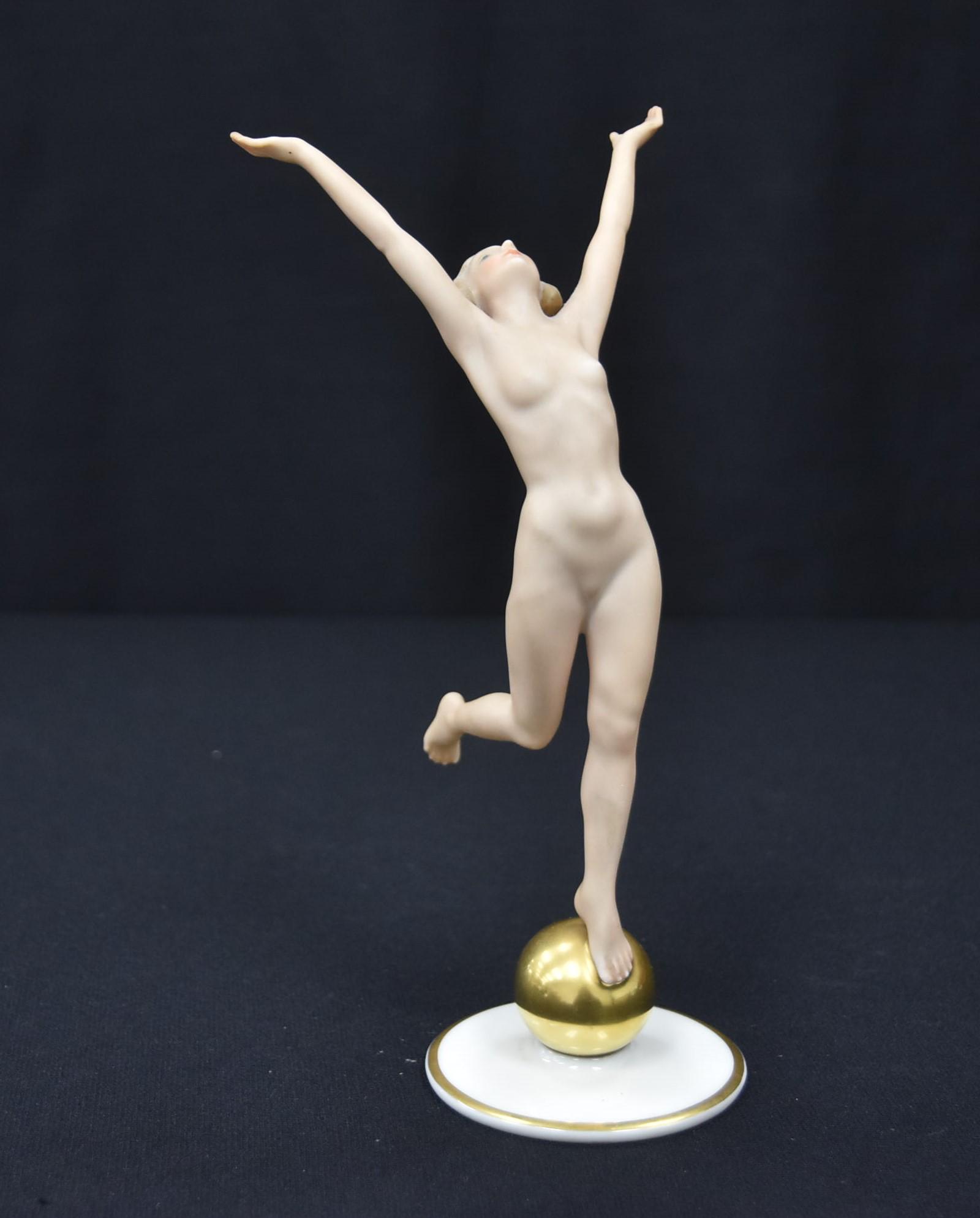 ART DECO SCHAUBACH KUNST NUDE WOMAN: ATTRIBUTED TO SHAUBACH KUNST PORCELAIN FEMALE NUDE - 2 1/2" x 8 1/2"