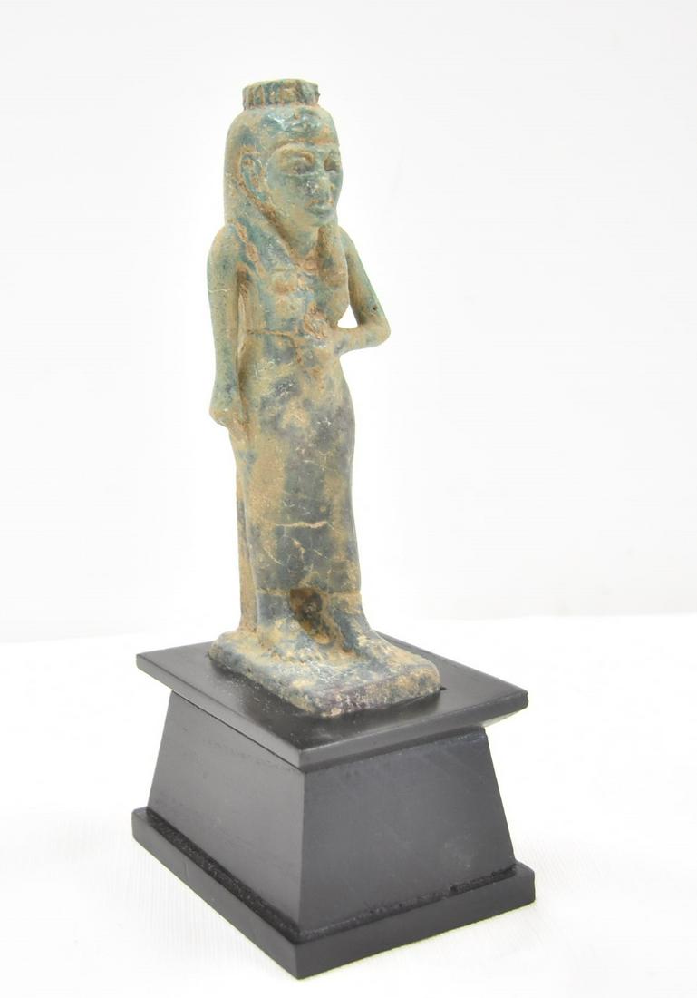 EGYPTION LIMESTONE PHARAOH SCULPTURE: EGYPTION LIMESTONE SCULPTURE OF PHARAOH , RAISED ON WOOD BASE (NEEDS REPAIR ON BASE) 1 1/2" x 2" x 5 3/4" (FROM THE ESTATE OF A PROMINENT FRENCH - AFRICAN DIPLOMAT KNOWN AS THE GOUVERNEUR)