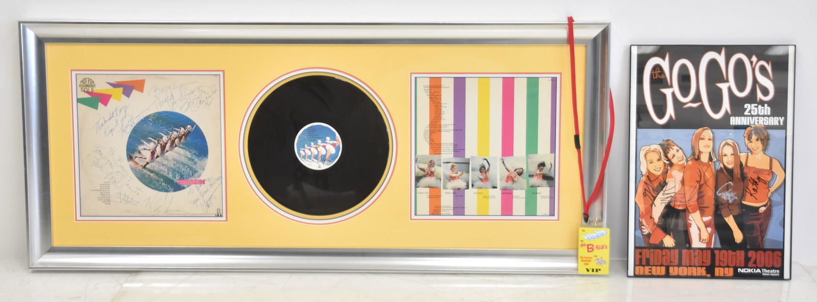 THE GOGO'S AUTOGRAPHED ALBUM & POSTER (1 of 20)