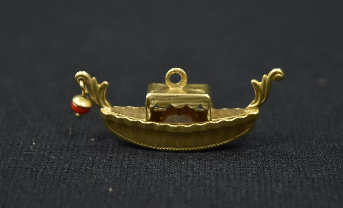 18kt GOLD BOAT FORM PENDANT: 5.3grams ; 1 1/2"