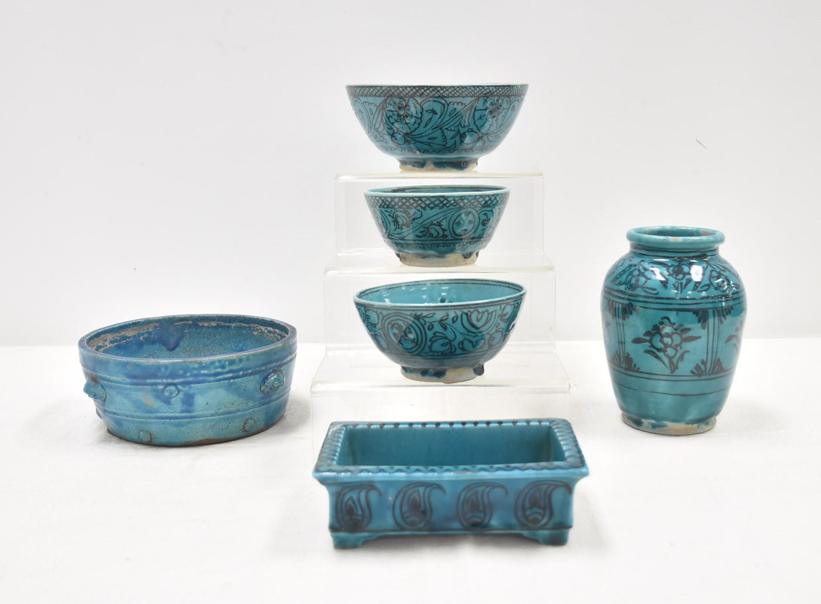(6) PERSIAN TURQUOISE GLAZE POTTERY VASES & BOWLS: (3) IRAN PERSE TURQUOISE GLAZE BOWLS / PERSE TURQUOISE GLAZE VASE / IRAN TURQUOISE GLAZE POT & TURQUOISE GLAZE BOWL - LARGEST IS 7 1/2" x 3"
