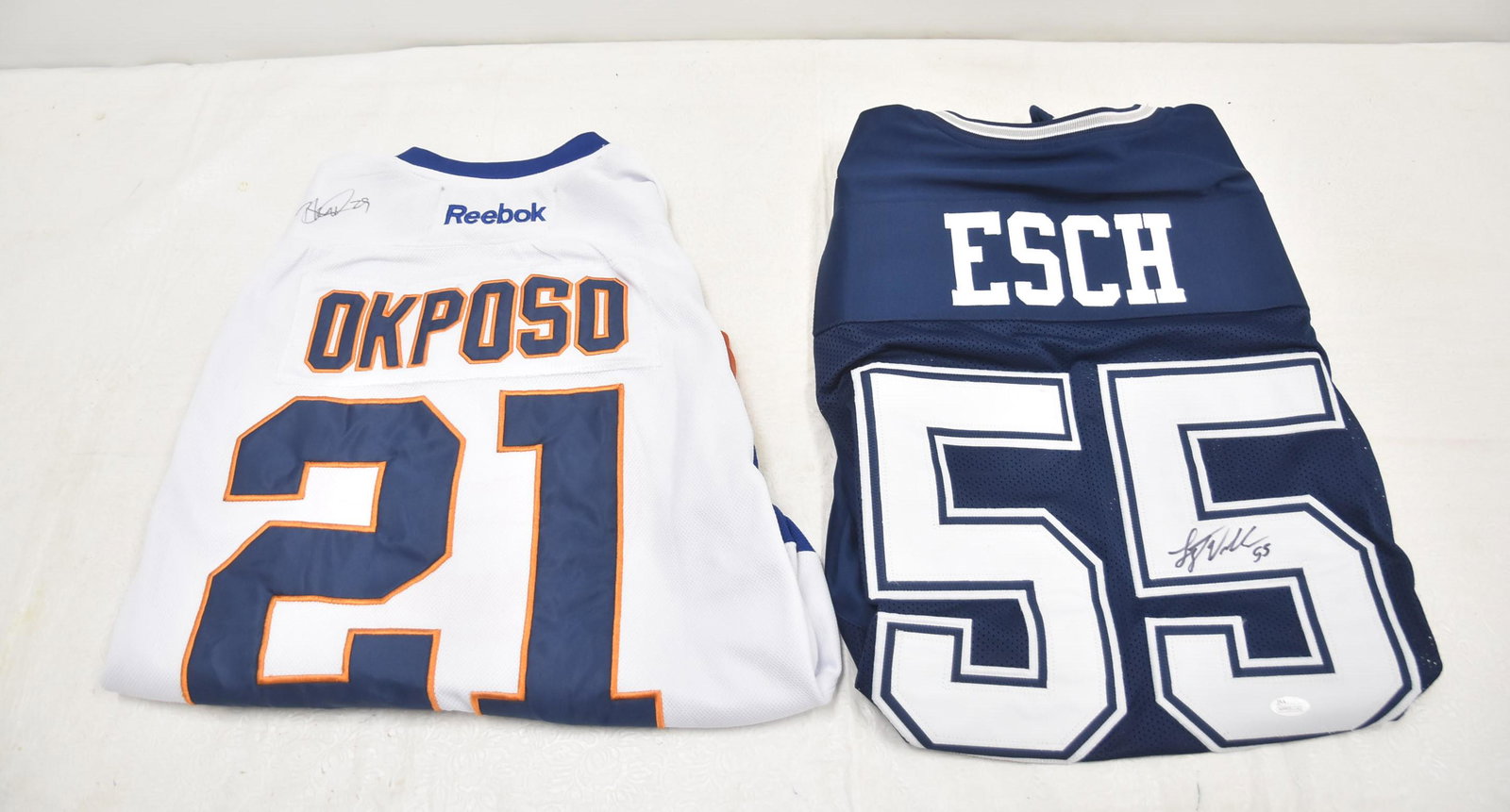 SIGNED ISLANDERS JERSEY / SIGNED COWBOYS JERSEY: KYLE OKPOSO NEW YORK ISLANDERS JERSEY SIGNED BY BROCK NELSON , No. 29 , REEBOK SIZE XL / LEIGHTON VANDER ESCH AUTOGRAPHED DALLAS COWBOYS JERSEY , WITH JSA STICKER , NUMBER WPP051142