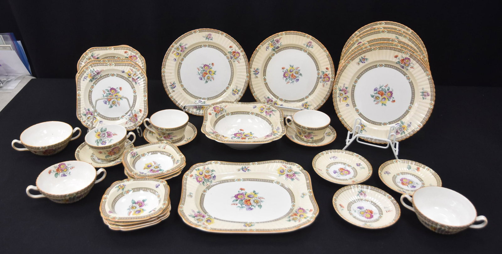 BOOTHS ENGLAND CHINA DINNER SERVICE (1 of 20)