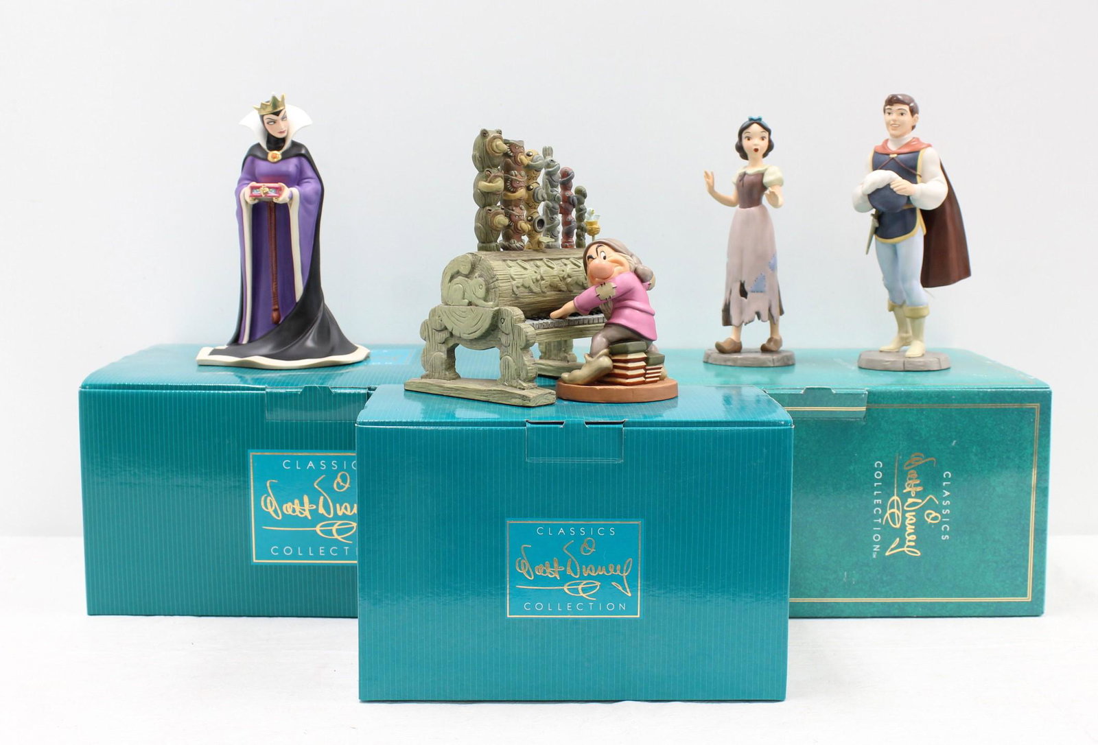 (3) WDCC SNOW WHITE FIGURINES (1 of 15)