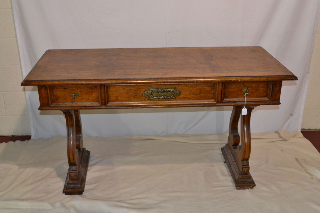 496 3 Drawer Thomasville Desk Library Table Mar 31 2012