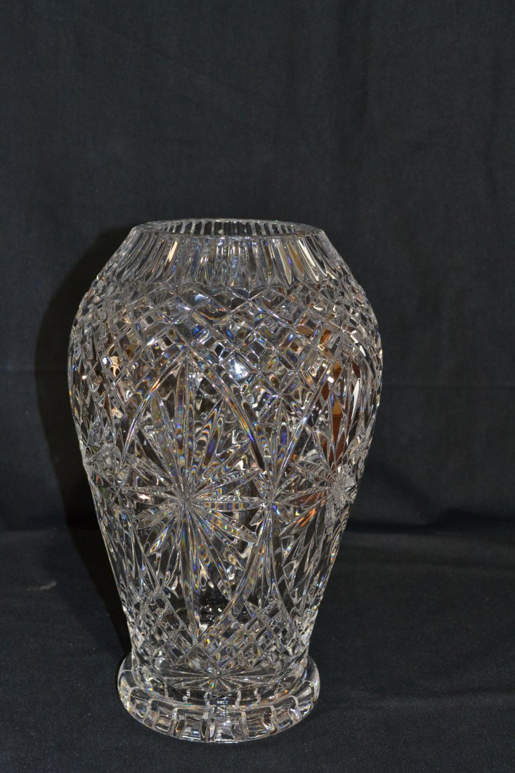 SIGNED FRED CURTIS MASTER CUT WATERFORD VASE: NUMBERED 5/50 - 7" x 12"