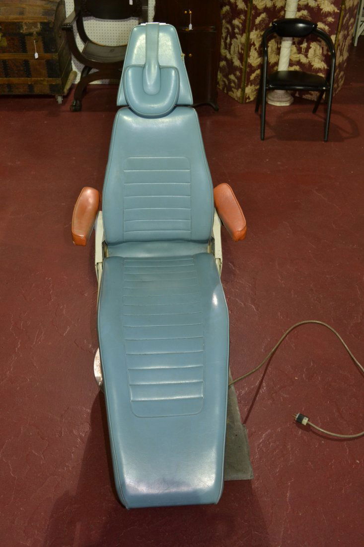 VINTAGE 1950's BELMONT ADJUSTABLE DENTAL CHAIR: (WORKING) TEAR IN WELTING - 43" x 25" x 52"