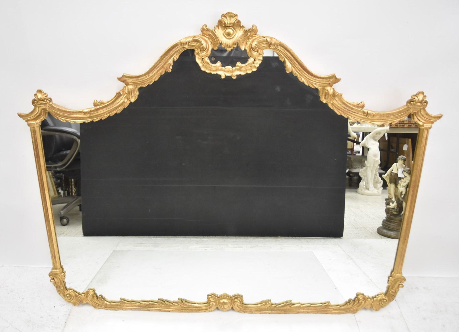 LA BARGE FRENCH STYLE GILTWOOD MIRROR: 59" x 47"