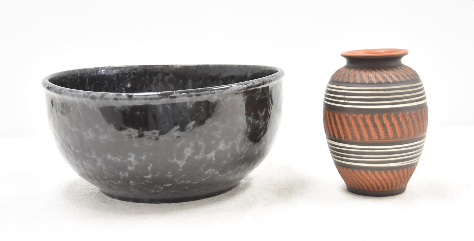 (2)pc POTTERY LOT (1 of 11)