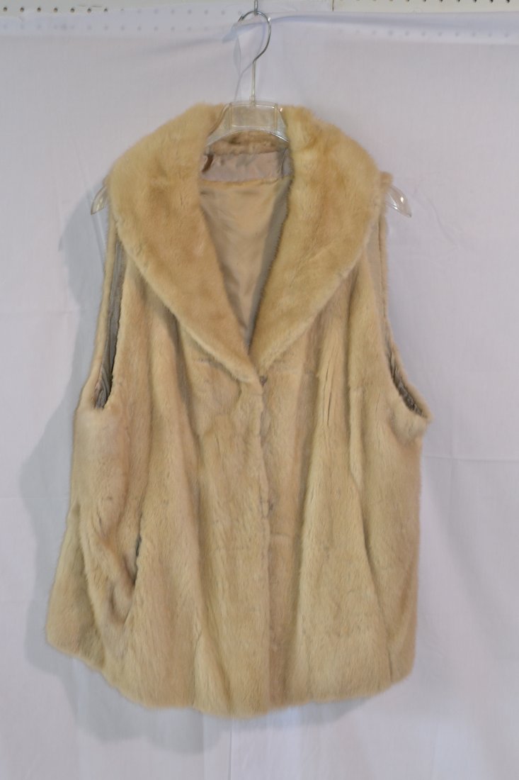 XXL WHITE MINK VEST