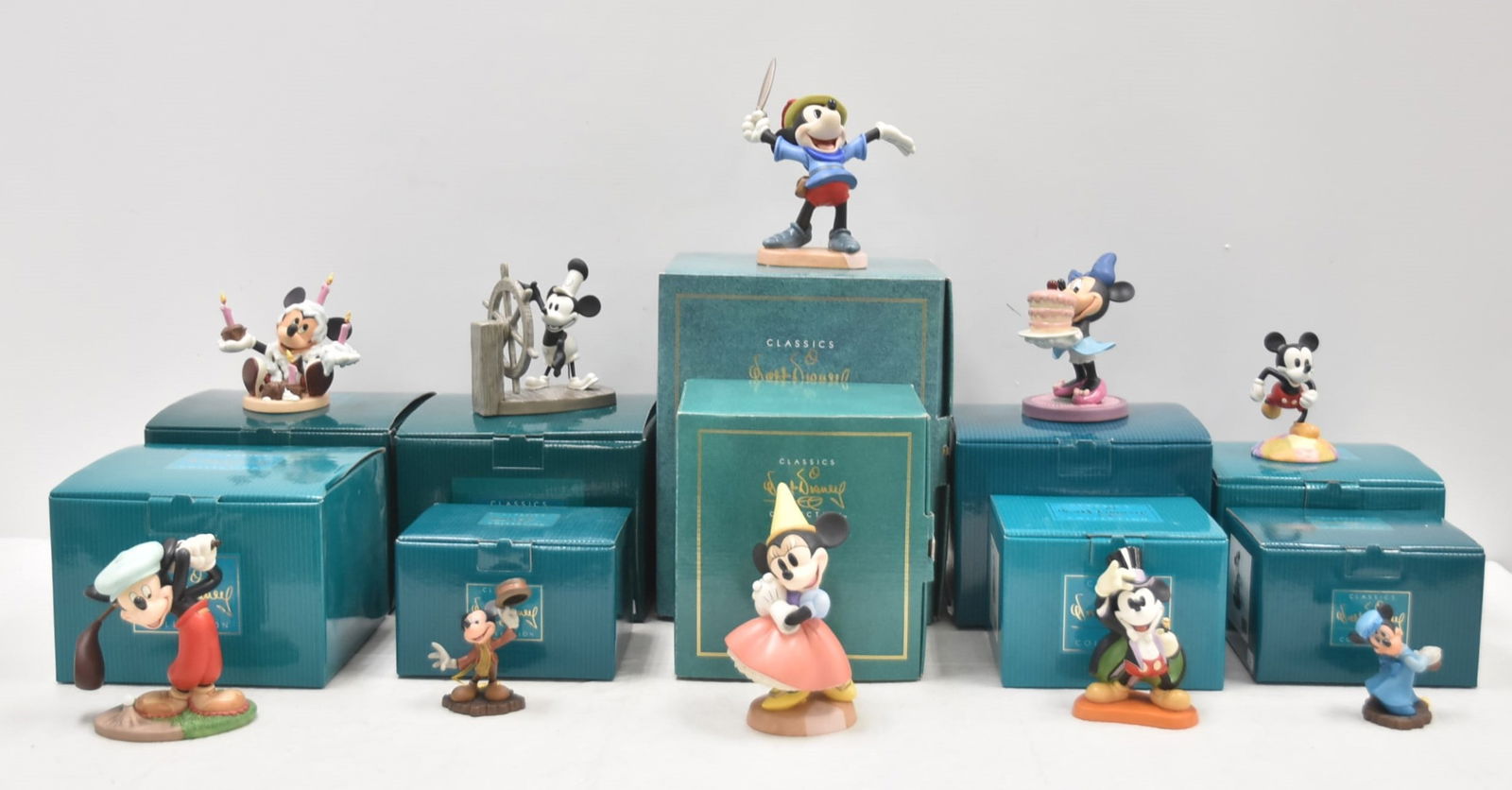 (10) WDCC MICKEY & MINNIE MOUSE PORCELAIN FIGURINE (1 of 19)
