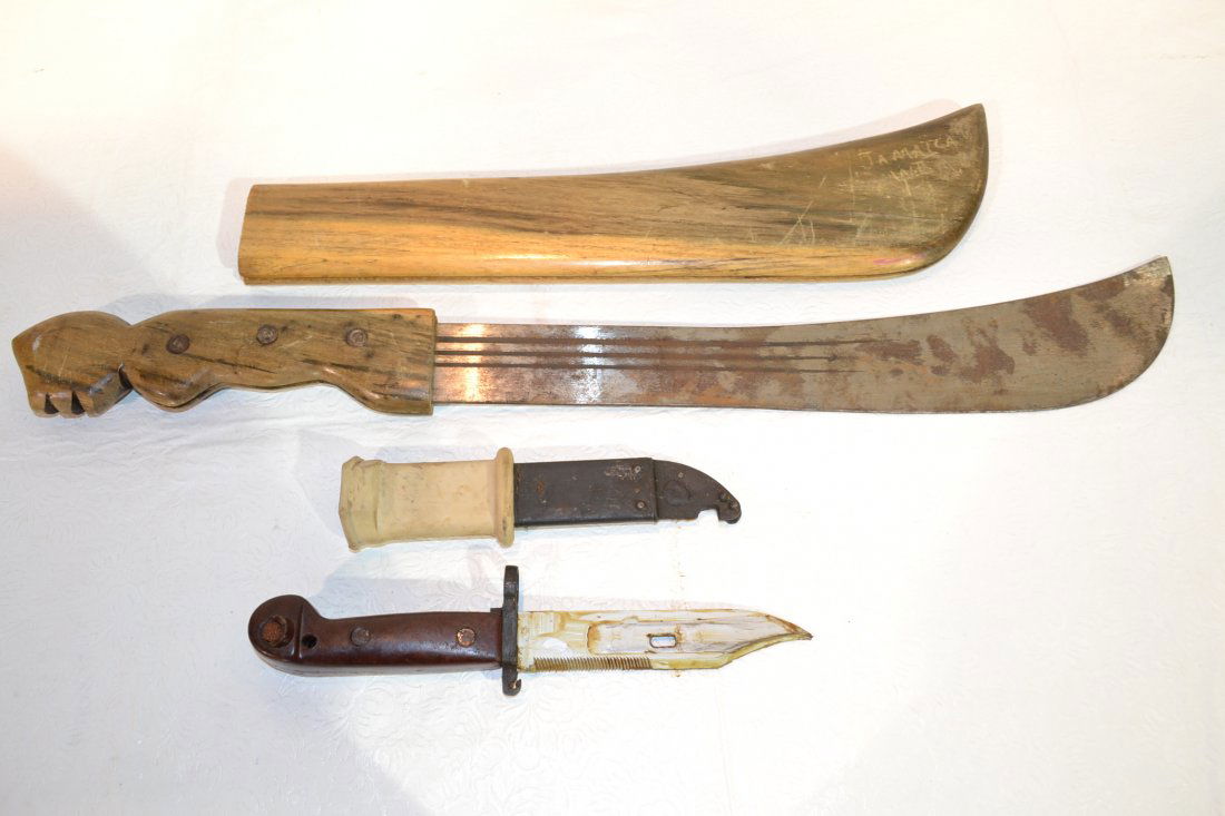 MACHETE & AK-47 (MACHETE - 27" & AK-47 -11")