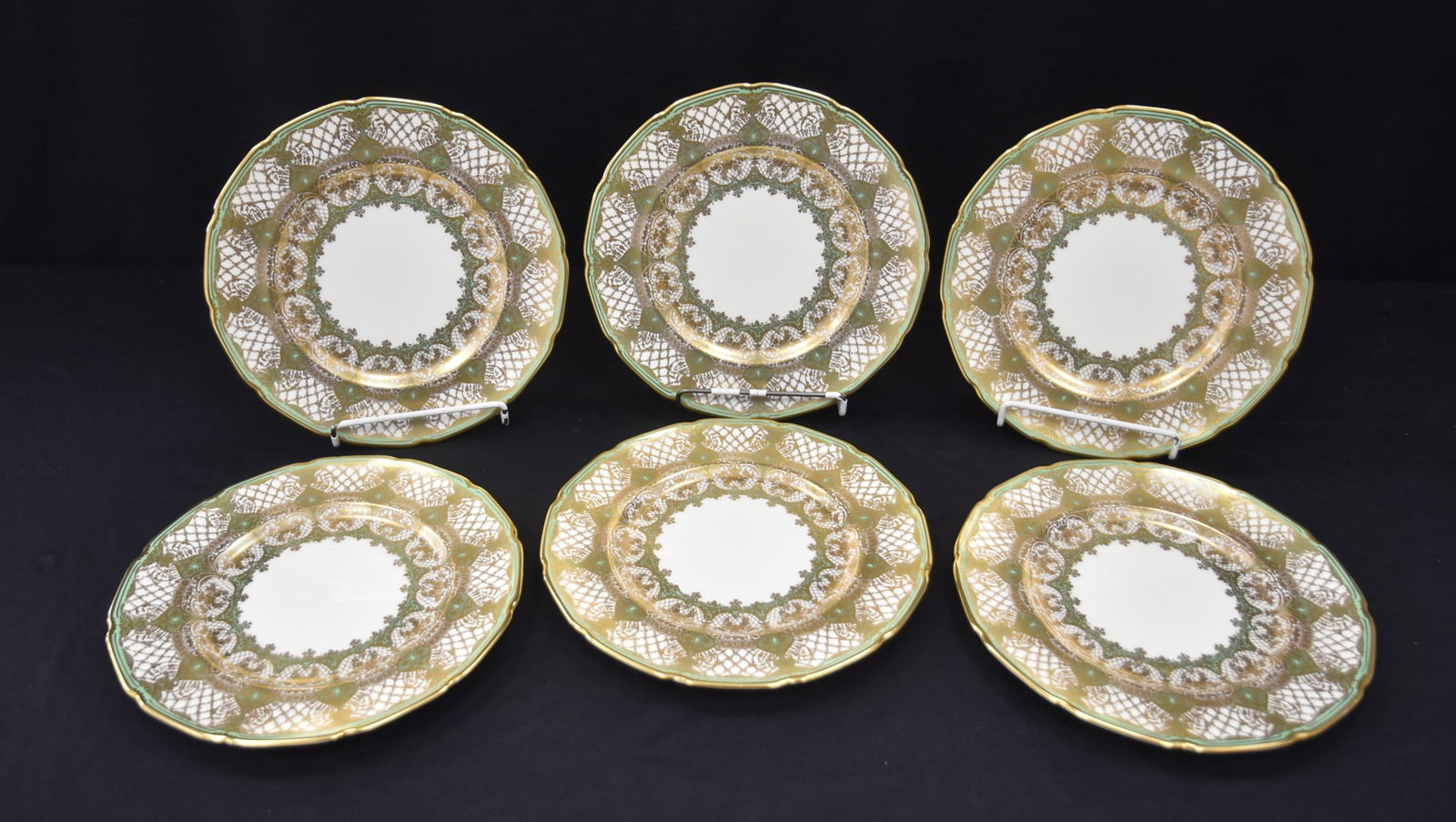 SET OF (6) ROYAL DOULTON GREEN & GOLD PLATES: SET OF SIX ROYAL DOULTON 3288 HEAVY GREEN & GOLD DECORATED SERVICE PLATES WITH FLOWERS & SCROLLS , SOLD AT OVINGTON'S - 10 1/2" D