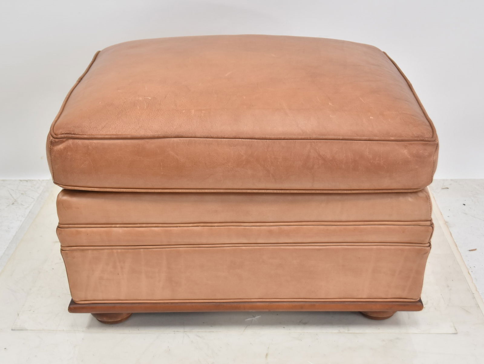 RALPH LAUREN FOR HENREDON LEATHER OTTOMAN: RALPH LAUREN FOR HENREDON TUFTED LEATHER OTTOMAN - 25" x 30" x 20"