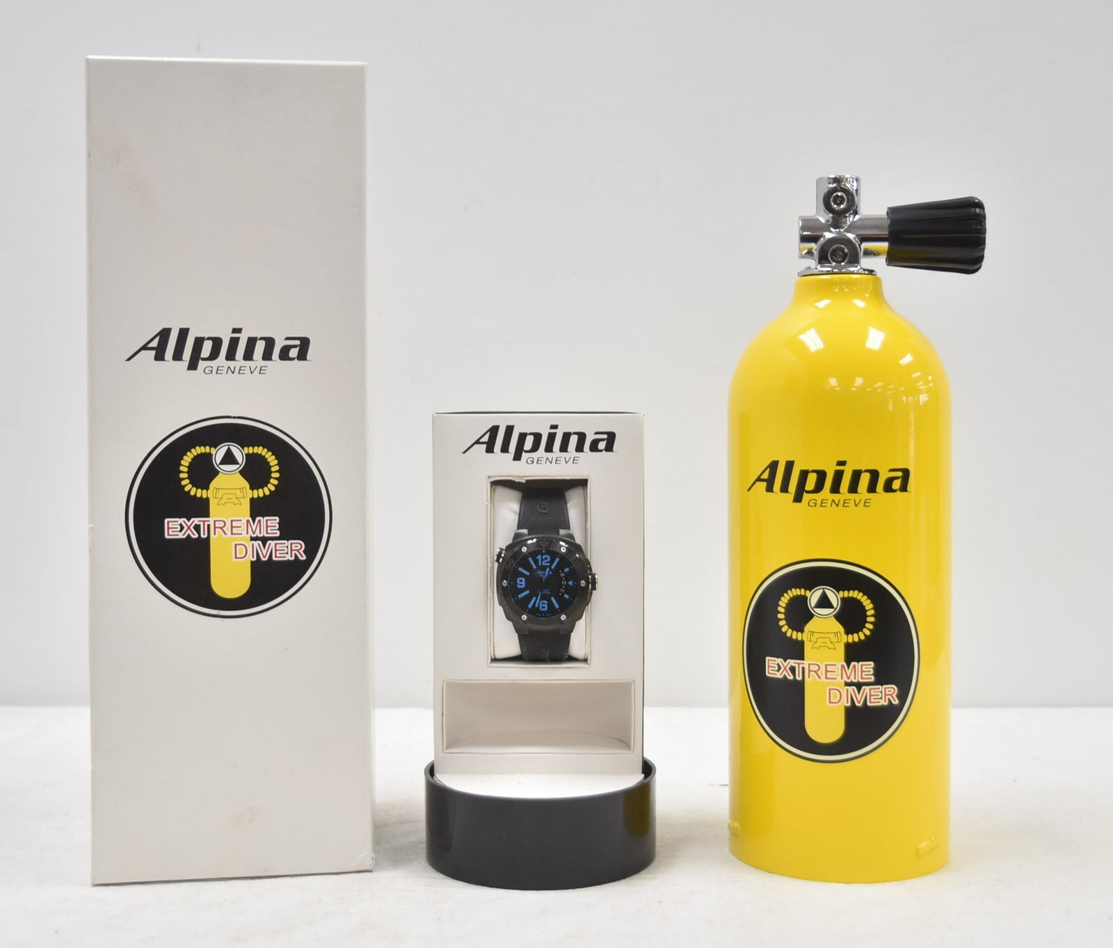 ALPINA EXTREME DIVER AUTOMATIC MENS WATCH: ALPINA EXTREME DIVER MENS AUTOMATIC DIVE WRISTWATCH FROM THE 2009 HISTORICAL COLLECTION ; BLACK PVD STAINLESS STEEL CASEWITH BLACK RUBBER STRAP . BLACK DIAL WITH BLUE INDEX & NUMERALS & BLUE HANDS ; A