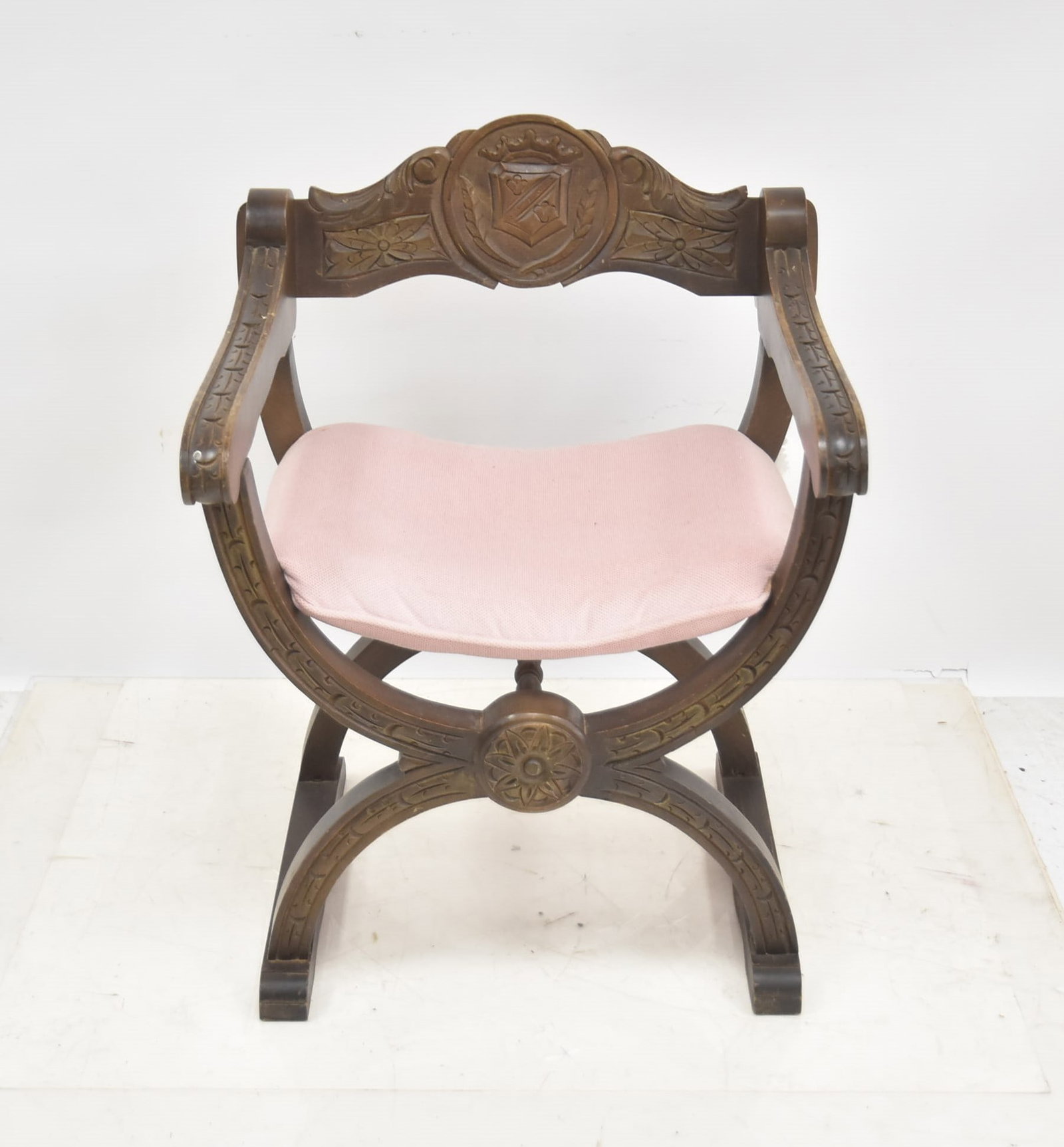 CARVED SAVONAROLA CHAIR: CARVED SAVONAROLA CHAIR - 23" x 22" x 30 1/2"