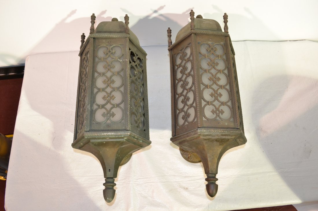 (Pr) GOTHIC BRONZE HEXAGONAL OUTDOOR LANTERNS: WITH (2) 5" MOUNTS FOR WALL - 10" x 28"
