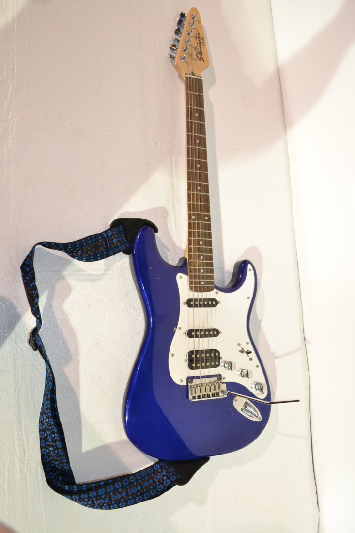 FENDER STARCASTER ELECTRIC GUITAR