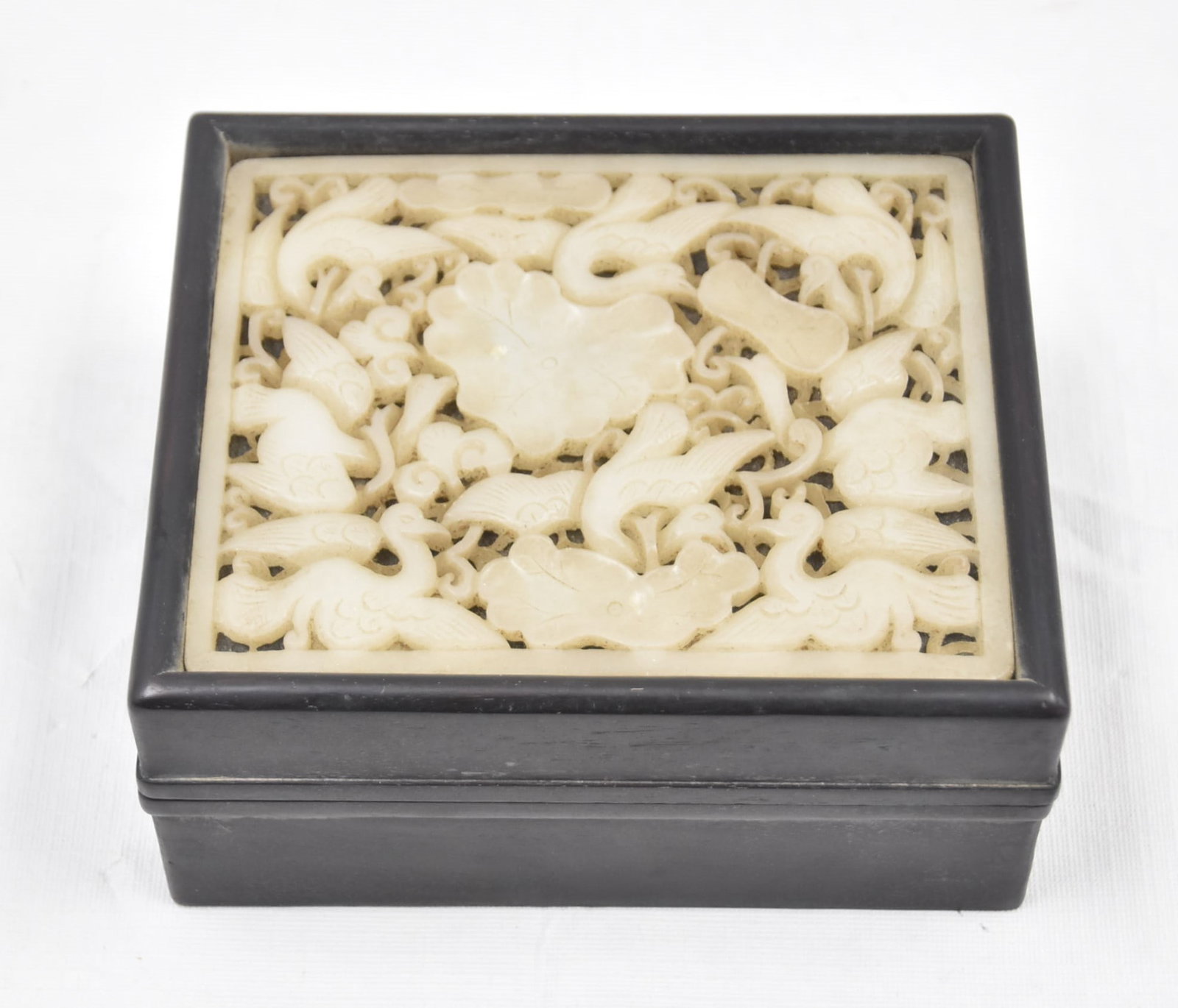 CHINESE CARVED WOOD & JADE BOX WITH BIRDS (1 of 12)