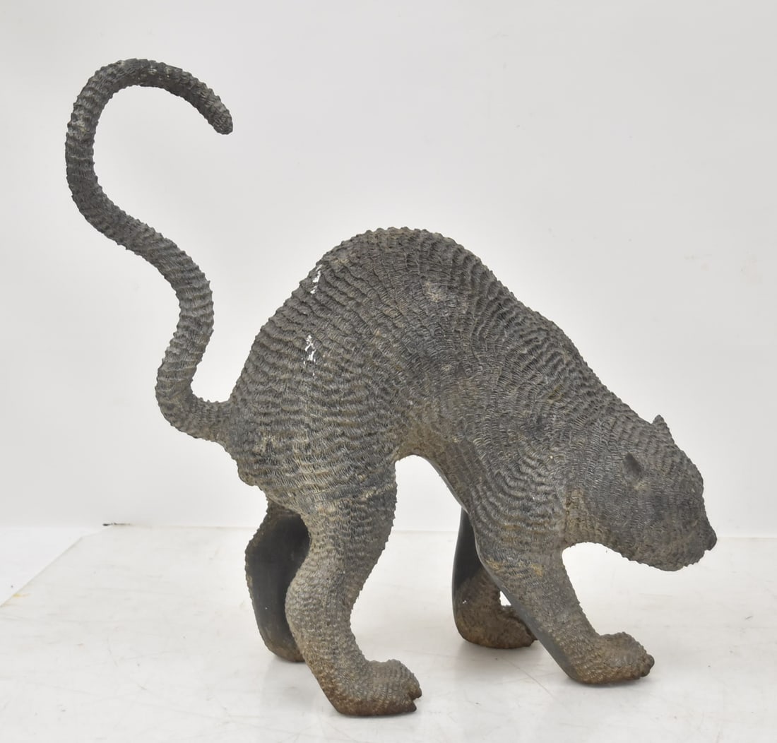 LARGE BRONZE MODEL OF CAT (1 of 12)