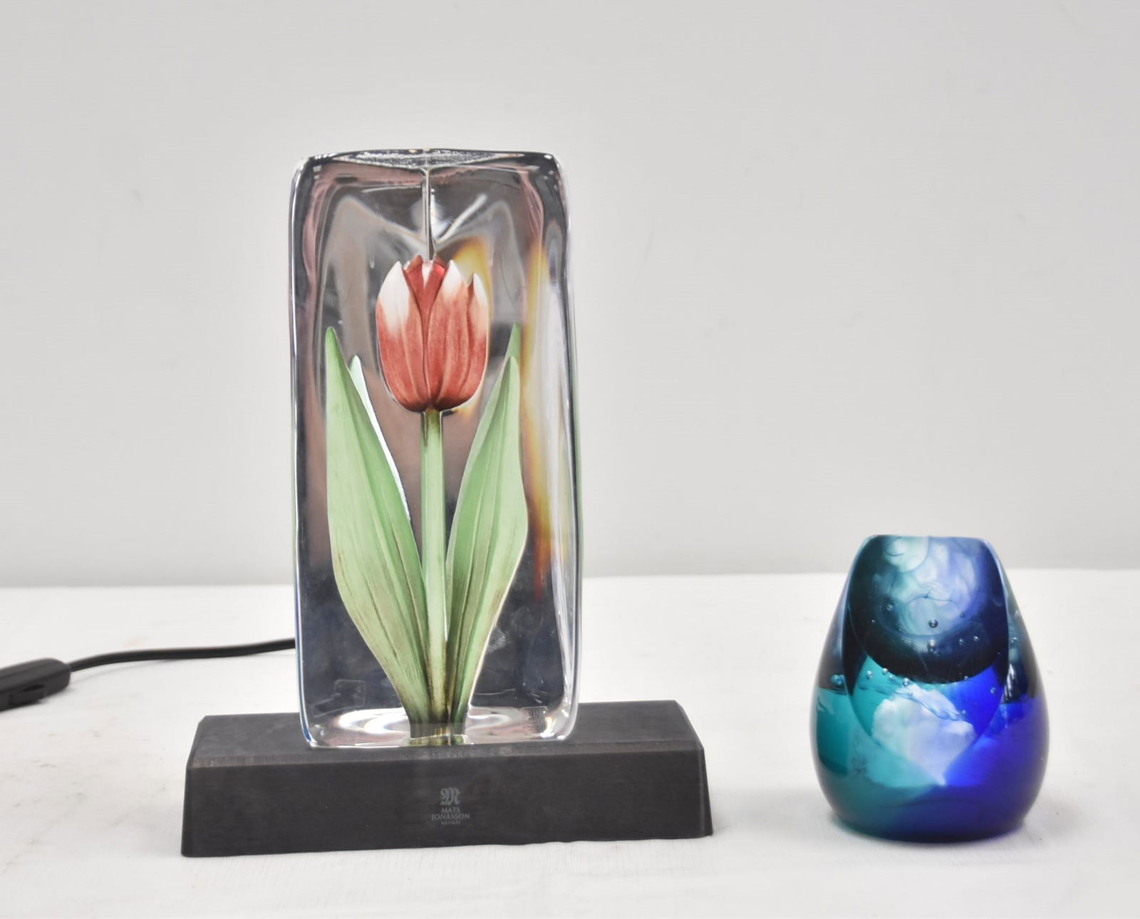 MATS JONASSON TULIP PAPERWEIGHT & CAITHNESS (1 of 10)