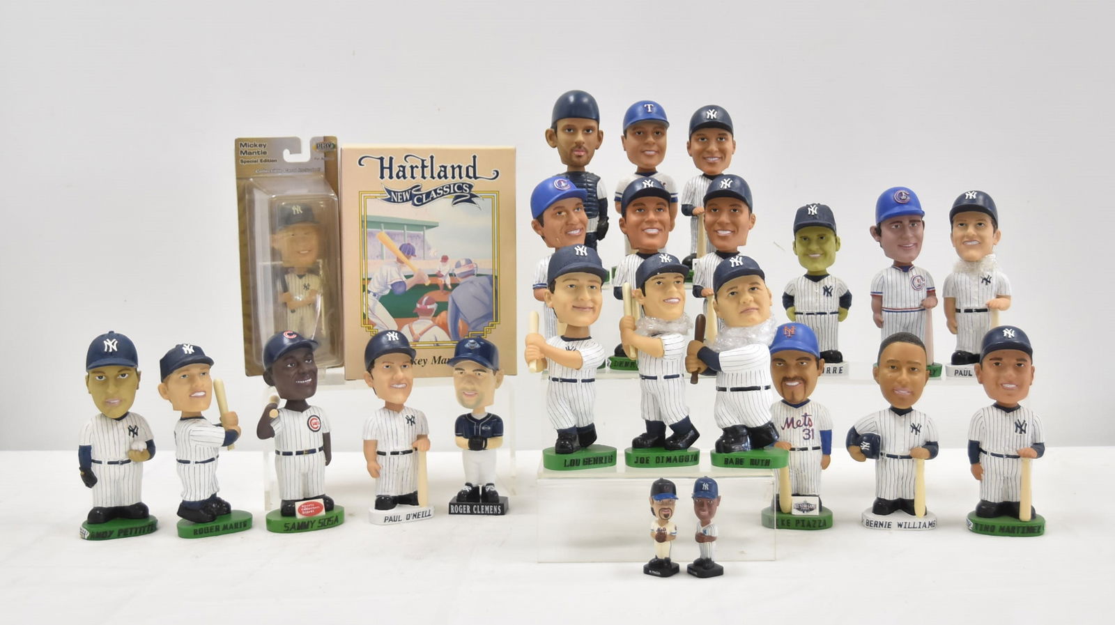 (23) ASSORTED BOBBLE HEAD STATUES (1 of 15)