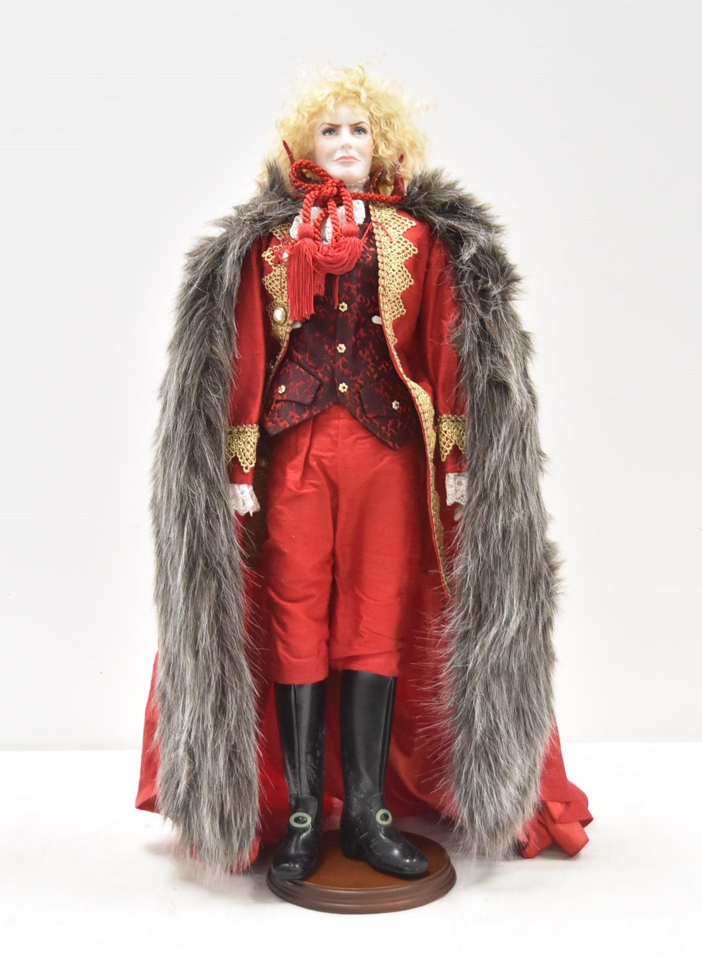 CREES & COE "THE VAMPIRE LESTAT" ARTIST DOLL (1 of 13)