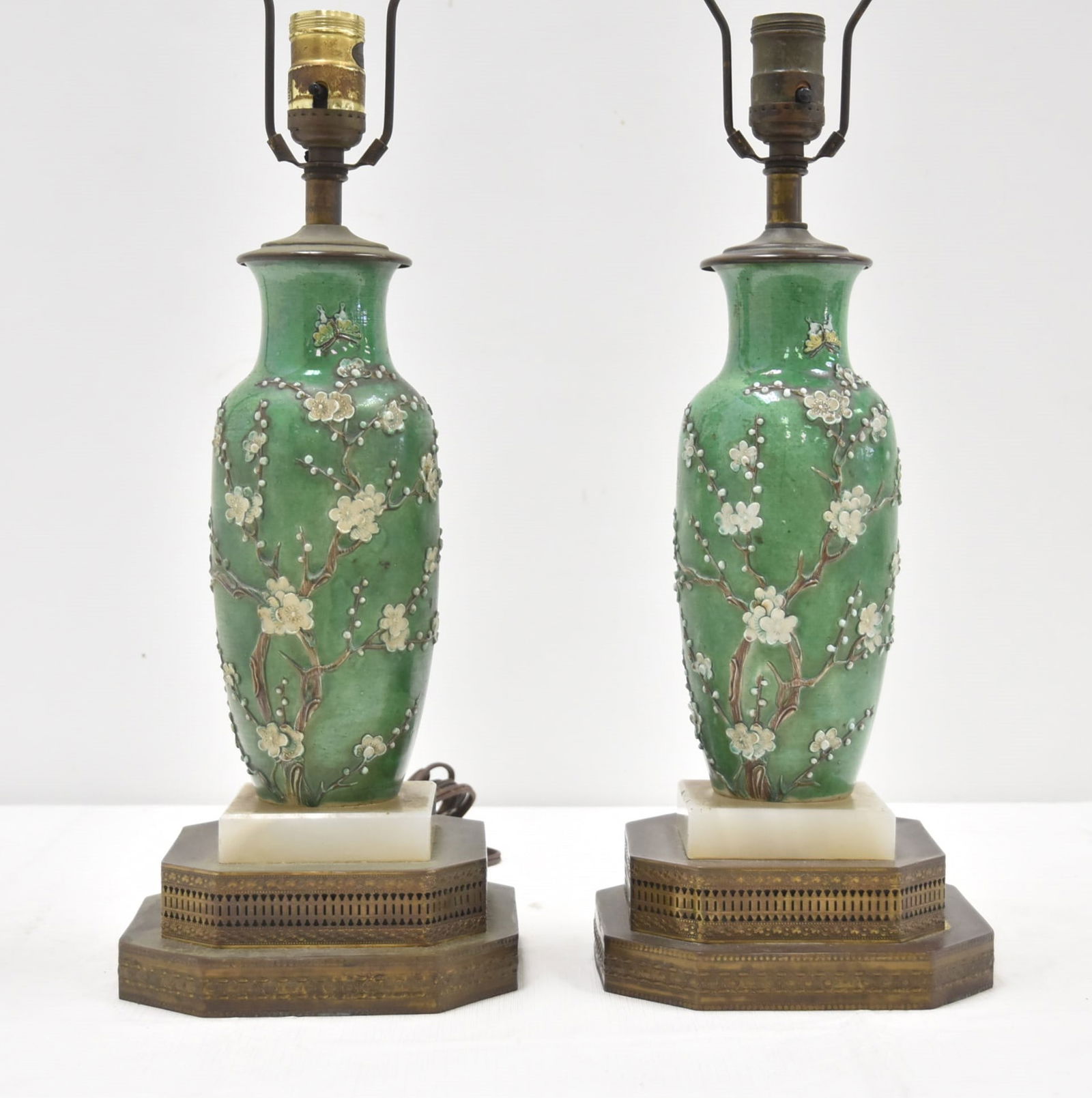 (Pr) GREEN CHINESE PORCELAIN VASE LAMPS (1 of 9)