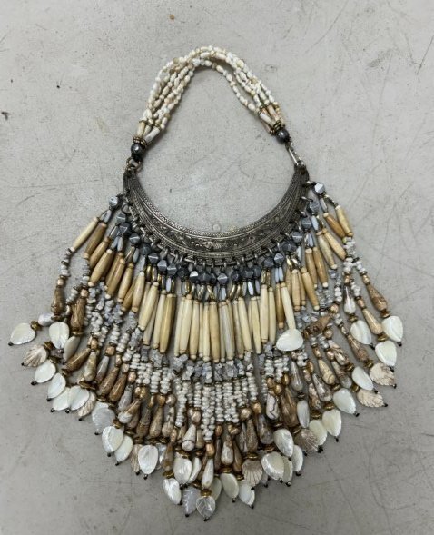 MASHA ARCHER BIB NECKLACE "THE PEARL CHIENG MAI" (1 of 13)