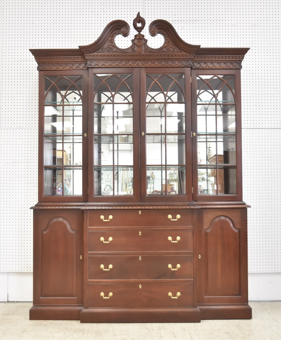 CRAFTIQUE MAHOGANY BREAKFRONT CHINA CABINET (1 of 16)