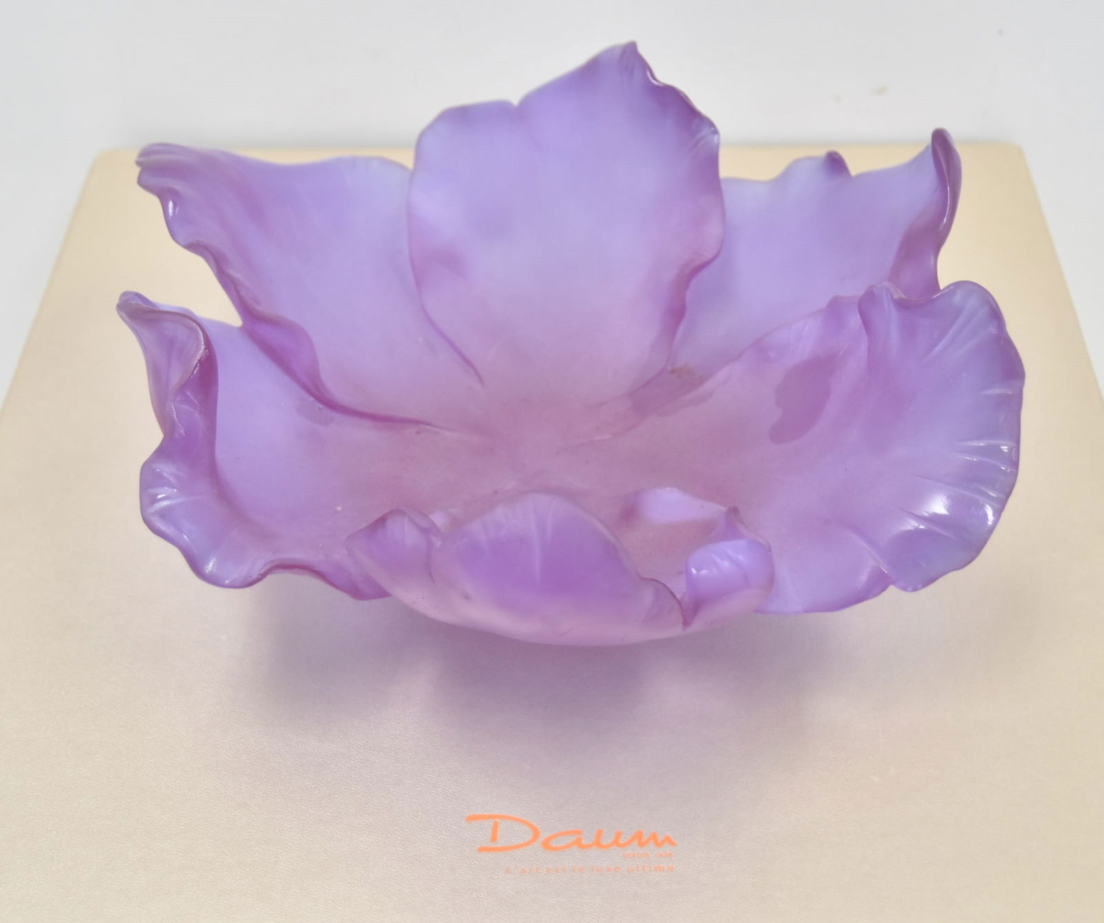 DAUM ULTRA VIOLET TULIPE BOWL: DAUM PATE DE VERRE ART GLASS TULIP FORM CENTERPIECE BOWL WITH ORIGINAL BOX , COUPE TULIPE ULTRAVIOLET - BOWL IS 12" x 4 1/2"