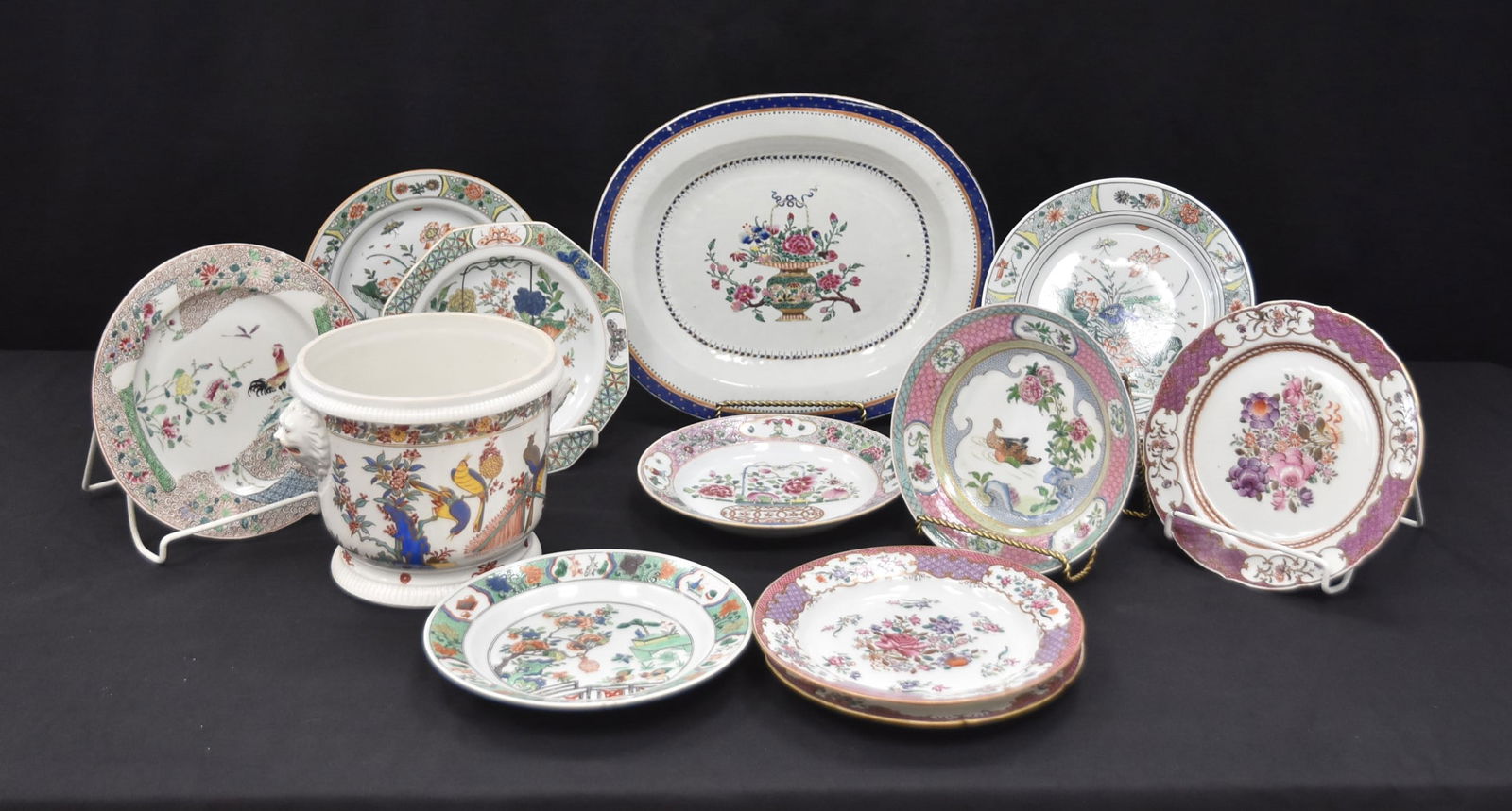 CHINESE EXPORT PORCELAIN GROUPING (1 of 20)