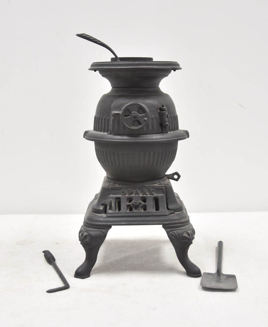 SPARK ANTIQUE SALESMAN SAMPLE POT BELLY WOOD STOVE (1 of 15)
