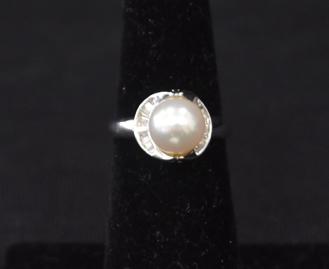 14kt WHITE GOLD PEARL & DIAMOND COCKTAIL RING (1 of 10)