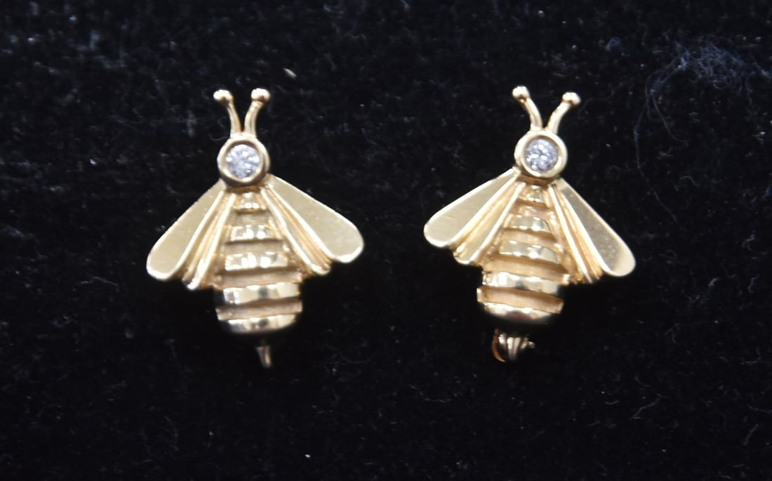 (2) 14kt GOLD & DIAMOND BEE PINS (1 of 6)