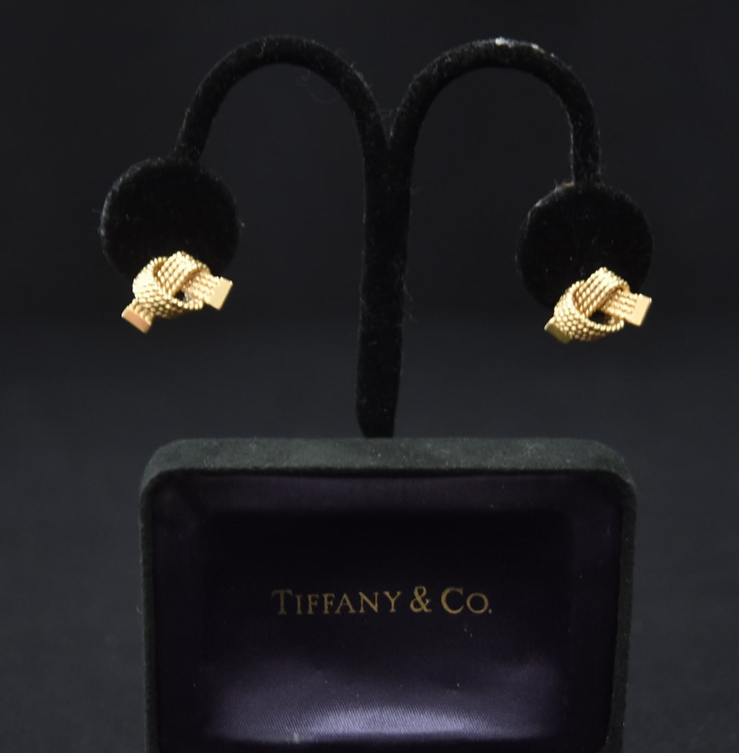 TIFFANY & Co. , PAIR OF 14kt GOLD KNOT EARRINGS (1 of 13)