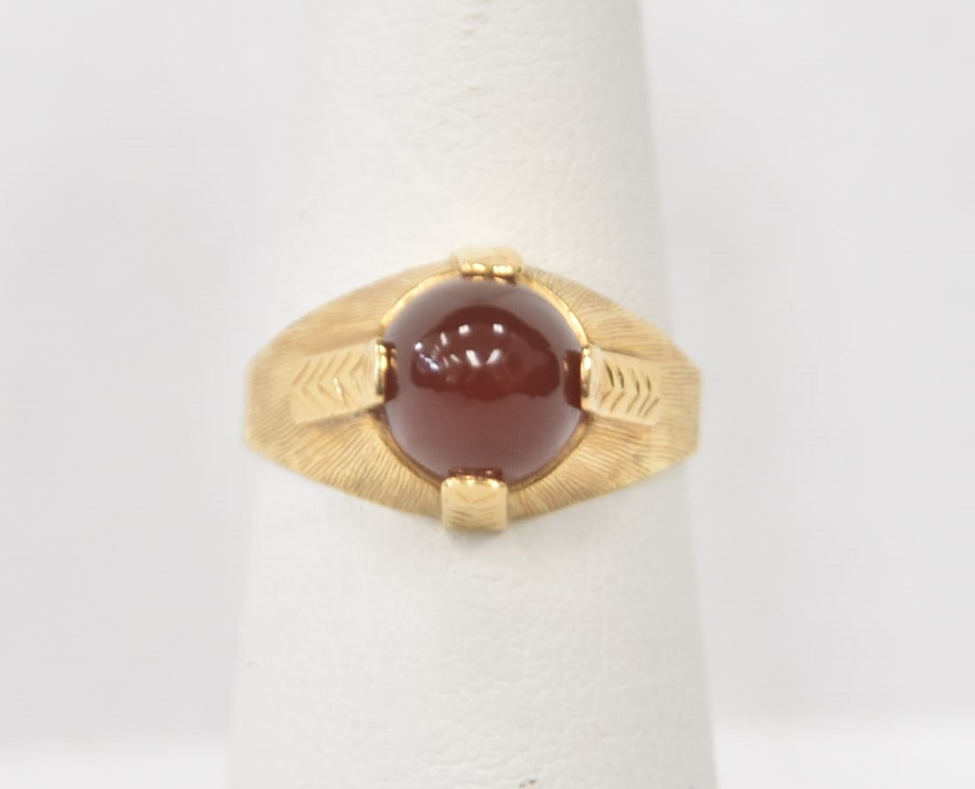 18kt GOLD & CABACHON RUBY RING (1 of 12)