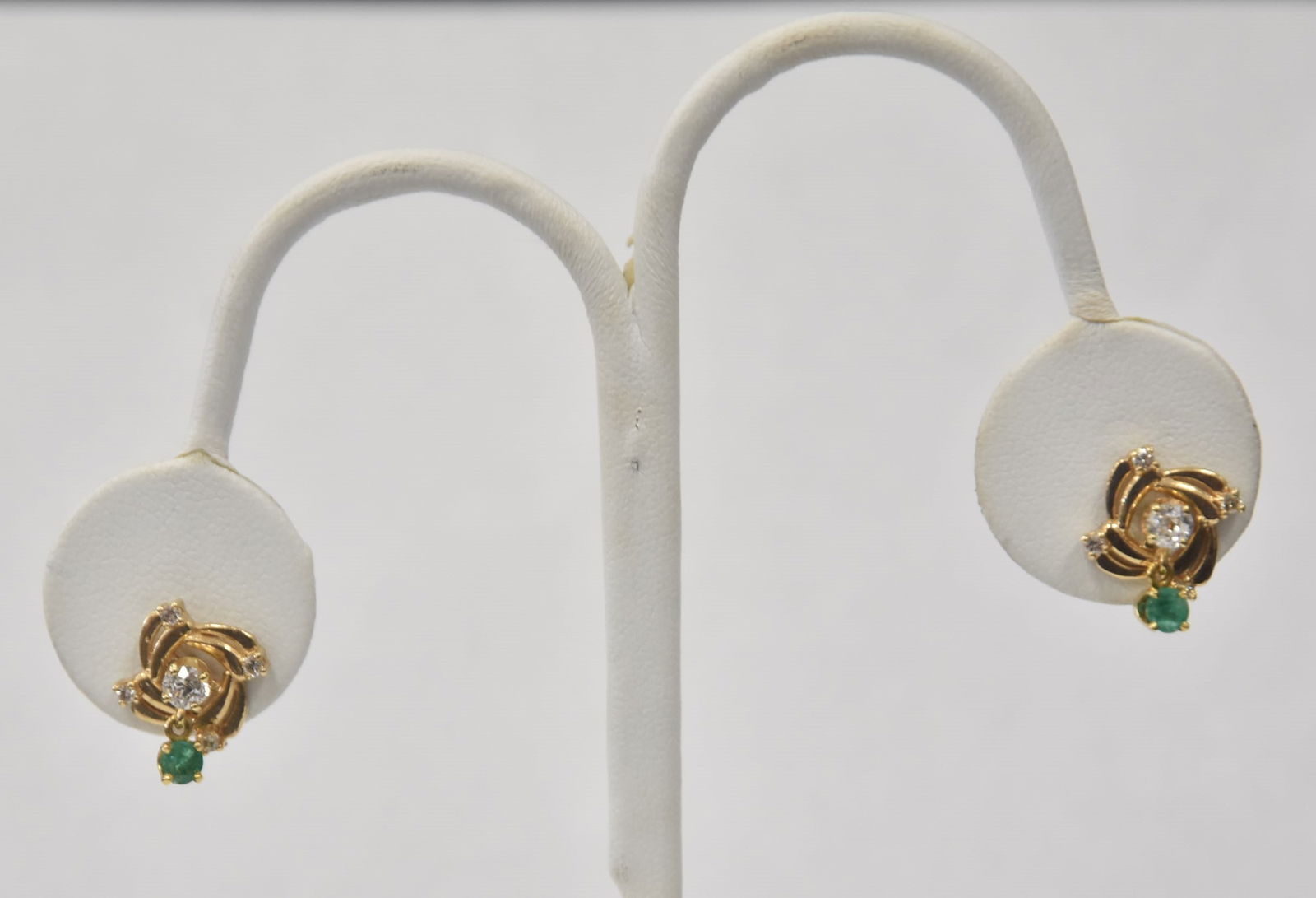 (Pr) 14kt GOLD DIAMOND & EMERALD EARRINGS (1 of 11)