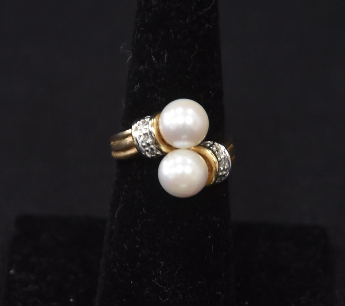 A VAHAN STYLE 14kt GOLD & PEARL RING (1 of 9)