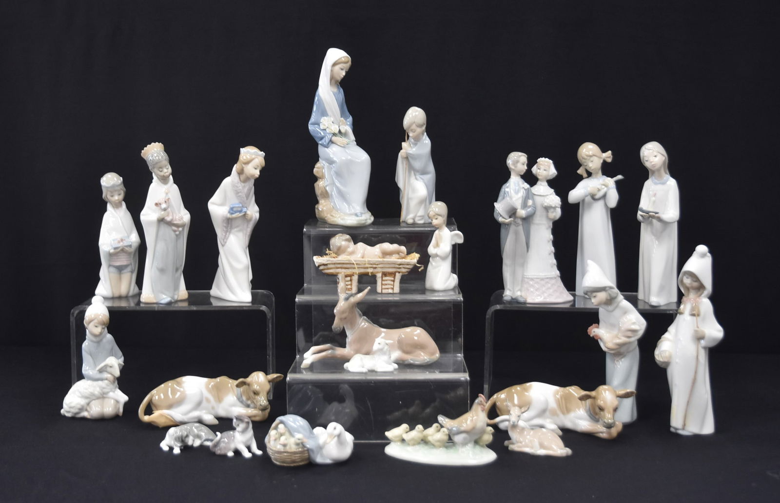LLADRO PORCELAIN NATIVITY SET ; PLUS OTHER LLADROS (1 of 20)