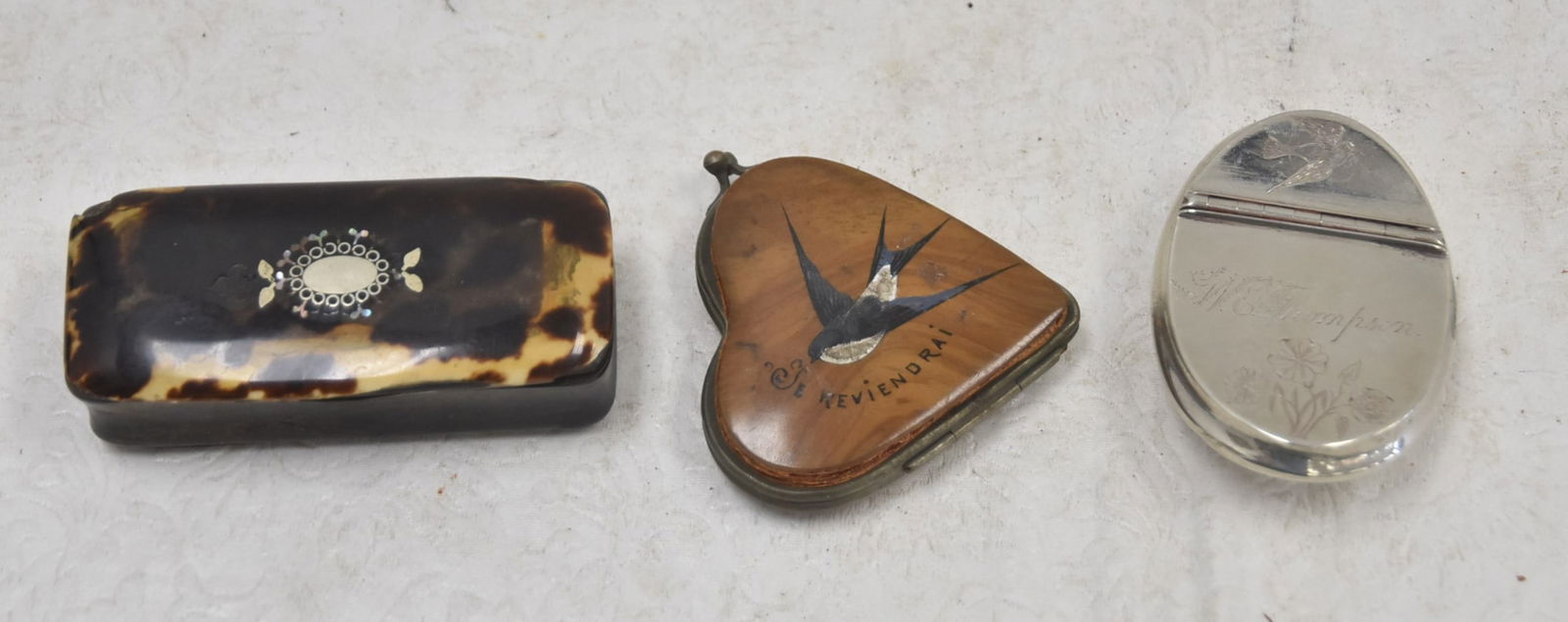 (3) ANTIQUE PILL BOXES & CHANGE PURSE: TORTOISESHELL BOX / ENGRAVED SILVER PLATE BOX MARKED W.E. THOMPSON / WOOD CHANGE PURSE (SEPARATED) - 3" x 1 1/2' x 1"