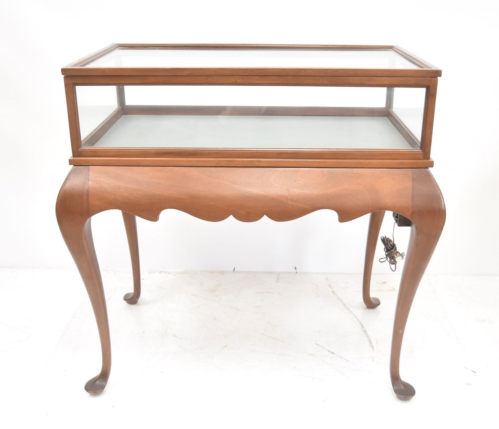 QUEEN ANNE DISPLAY VITRINE CURIO CABINET: QUEEN ANNE STYLE LIFT TOP DISPLAY CURIO CABINET VITRINE ; ELECTRIFIED - 40" x 25" x 39 1/2"