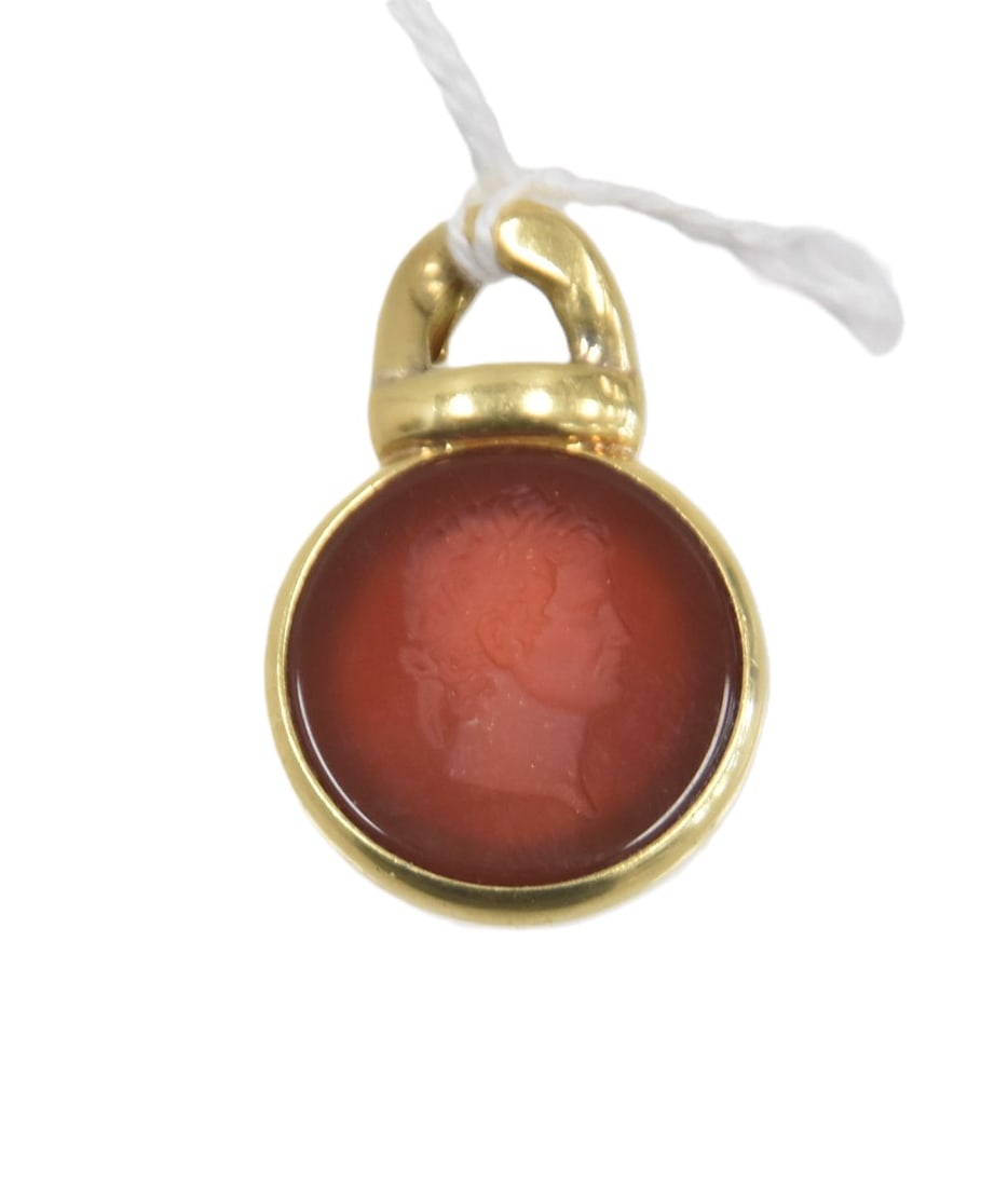 14kt GOLD INTAGLIO AGATE ROMAN PORTRAIT PENDANT: ANTIQUE 14kt GOLD NEO CLASSICAL CARNELIAN INTAGLIO ROMAN PORTRAIT PENDANT CHARM - 7grams GROSS ; 1 1/4" x 1 3/4"