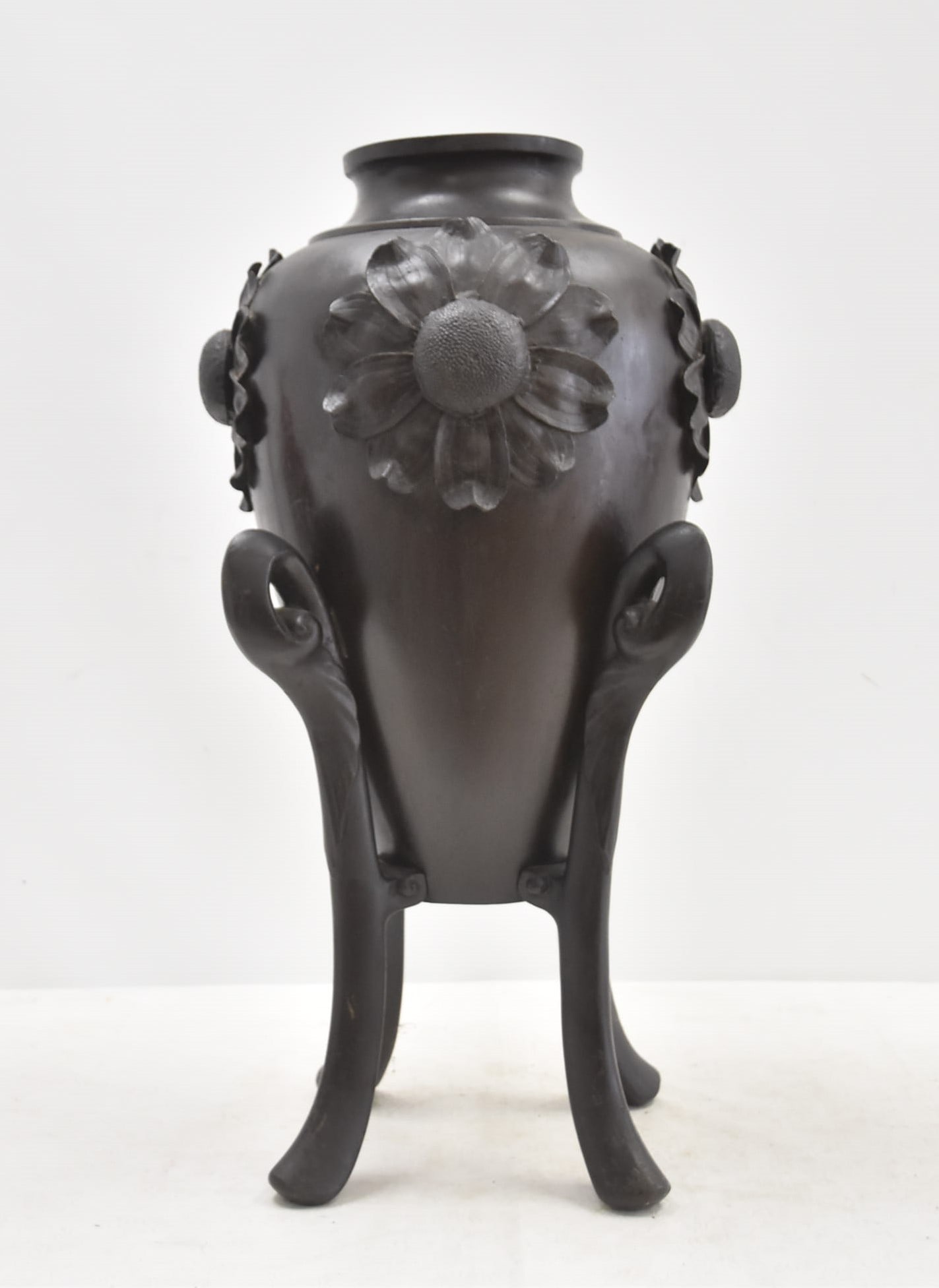 JAPANESE ART NOUVEAU BRONZE FLOOR VASE: LARGE JAPANESE ART NOUVEAU FLOOR VASE WITH RAISED RELIEF SUNFLOWERS RAISED ON (3) LEGS - 13" x 24"