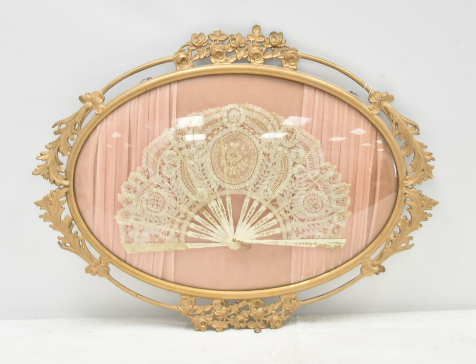 ANTIQUE FRAMED VICTORIAN LACE FAN (1 of 7)